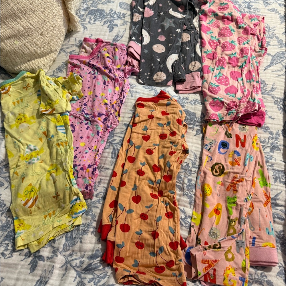 Little sleepies 4t bundle
